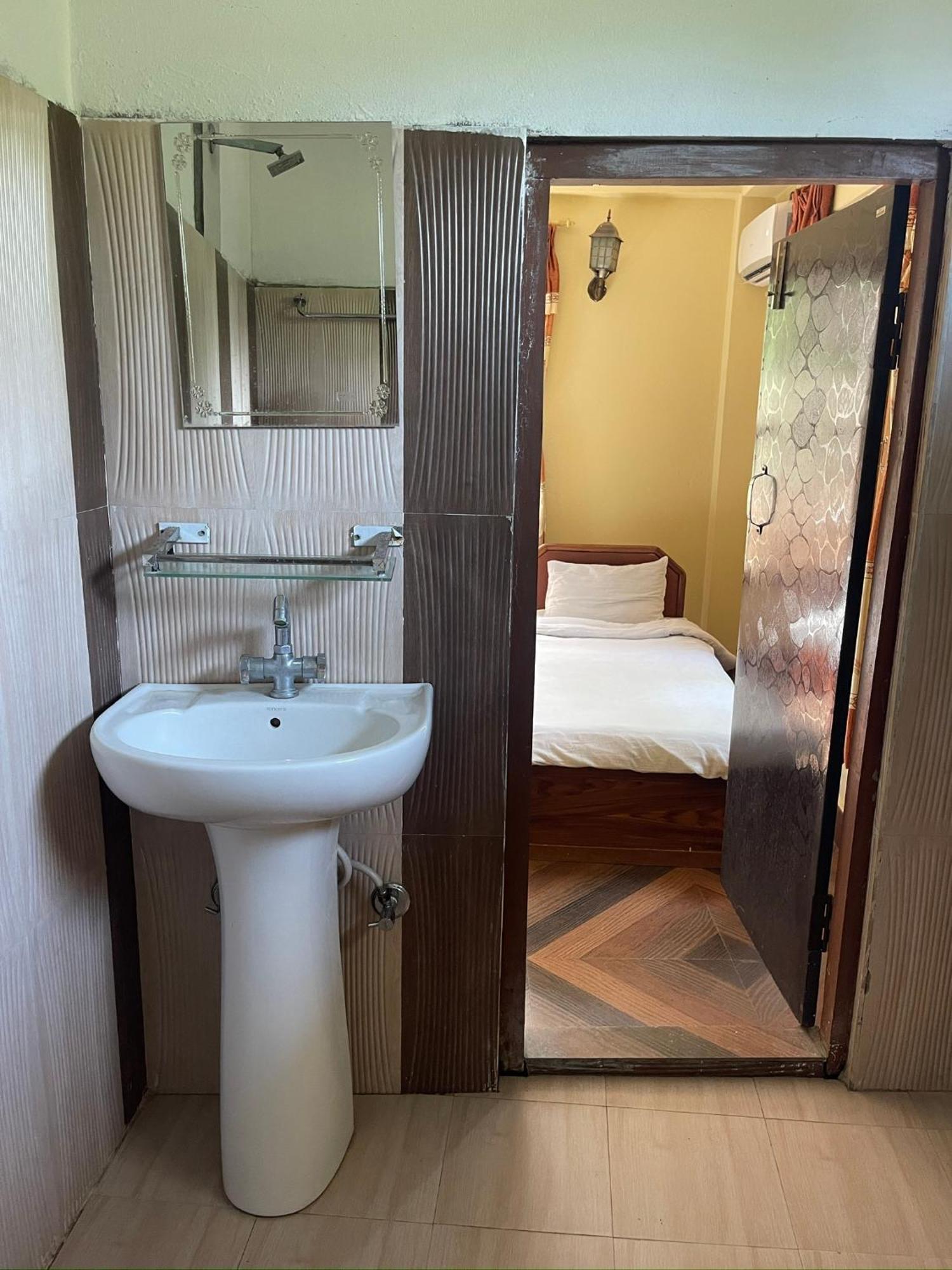 Tara Guesthouse - Sauraha,Chitwan Kültér fotó